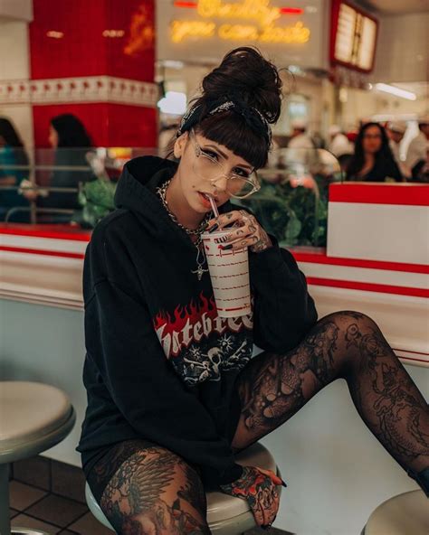 angela mazzanti net worth|Angela Mazzanti Wiki, Wife, Net Worth, Age, Height, Girlfriend,。